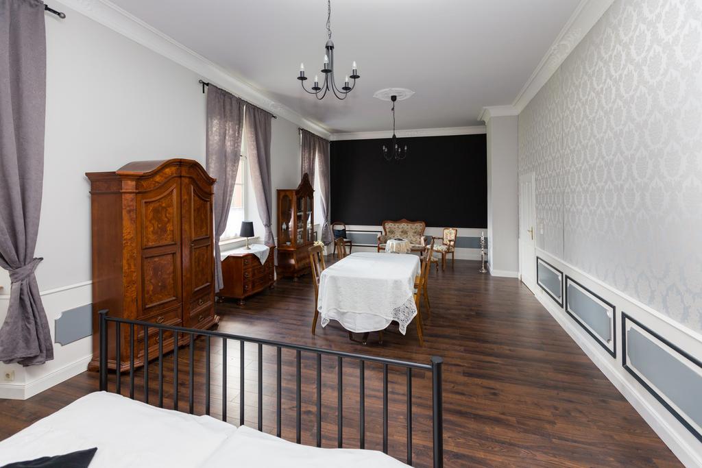 Schloss Lohm Bagian luar foto