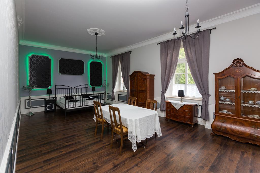 Schloss Lohm Bagian luar foto