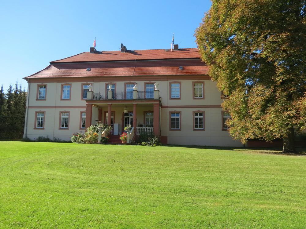 Schloss Lohm Bagian luar foto